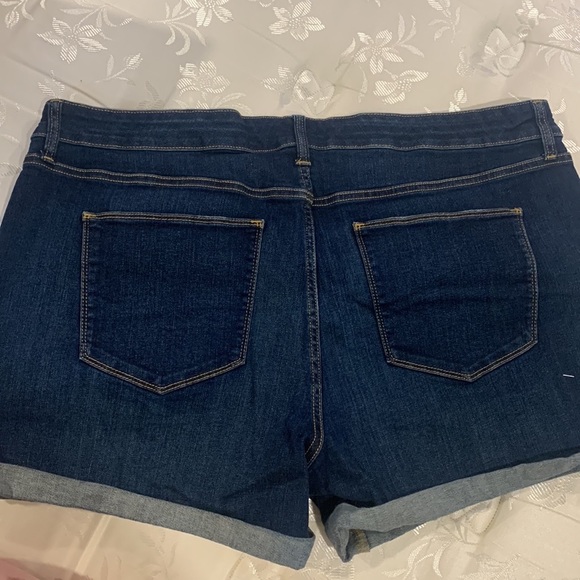 Universal Thread Denim Shorts - Picture 2 of 3